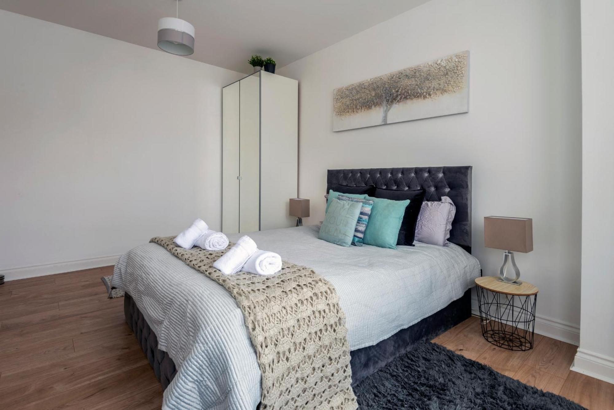 Woodside Gardens Luxury Near Alexandra Palace, Tottenham Stadium & Drumsheds * Londen
